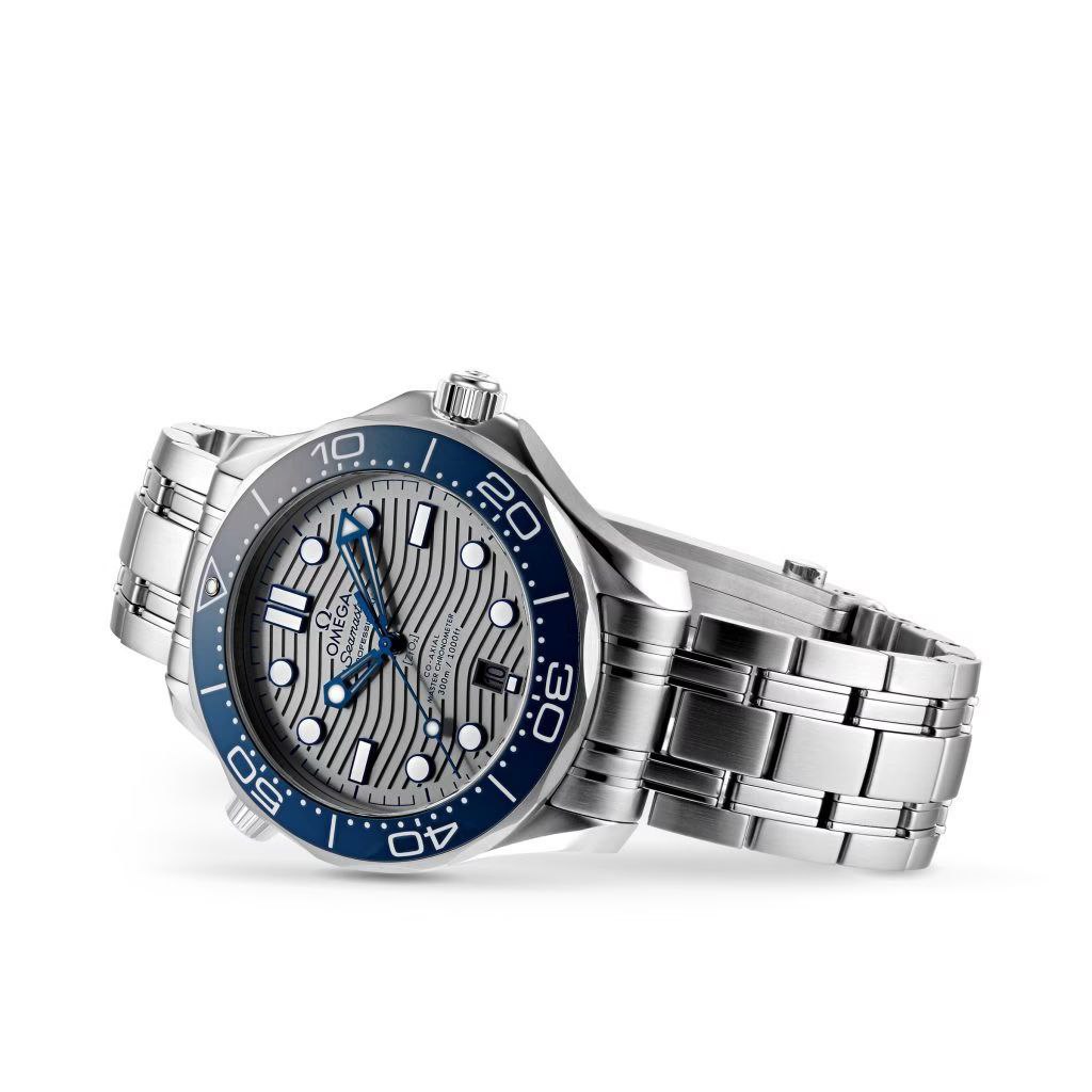 Omega Seamaster Diver 300 M Grey Dial - Axial Master Chronometer 42mm
