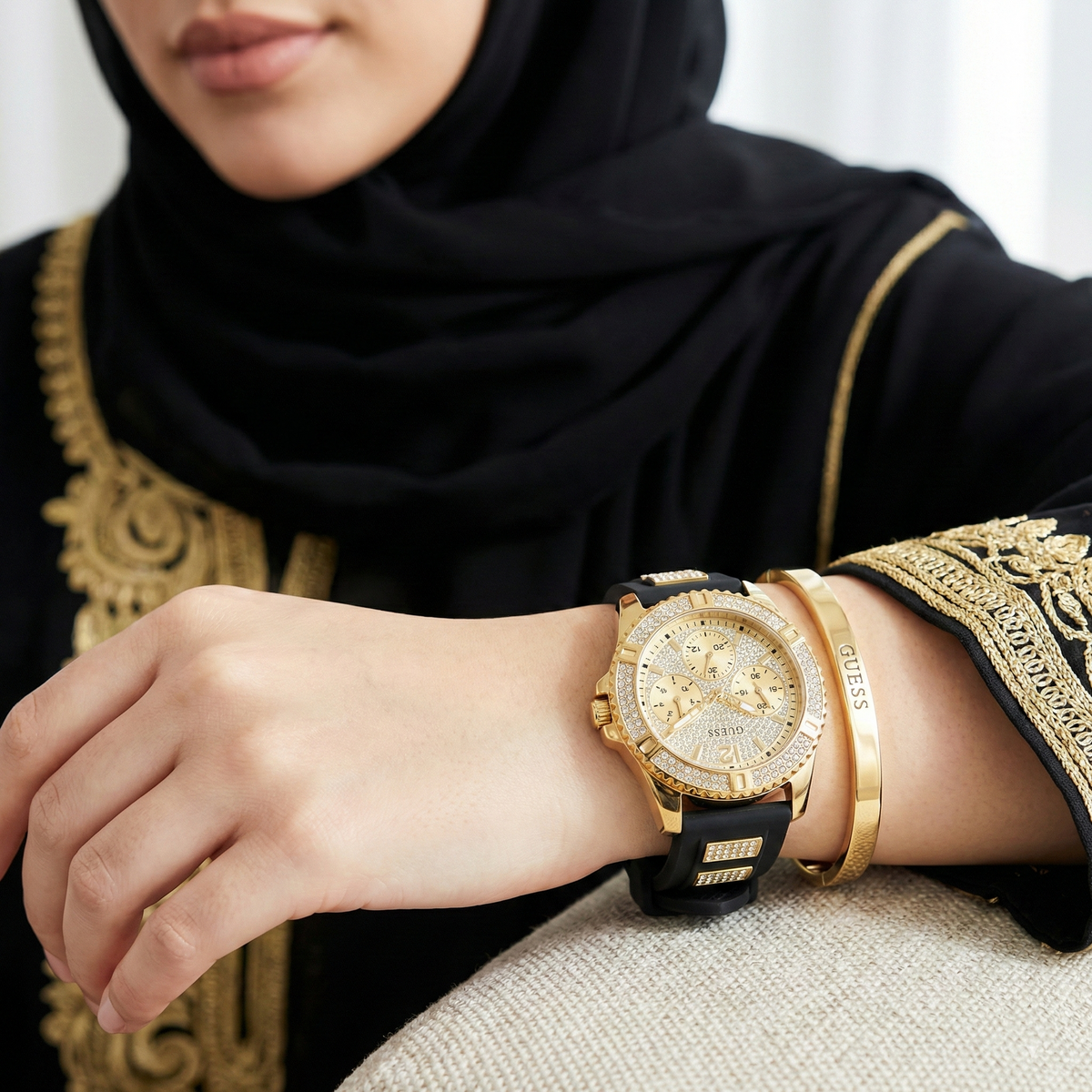 Guess Lady Frontier W1160L1 Gold & Black Rubber Watch