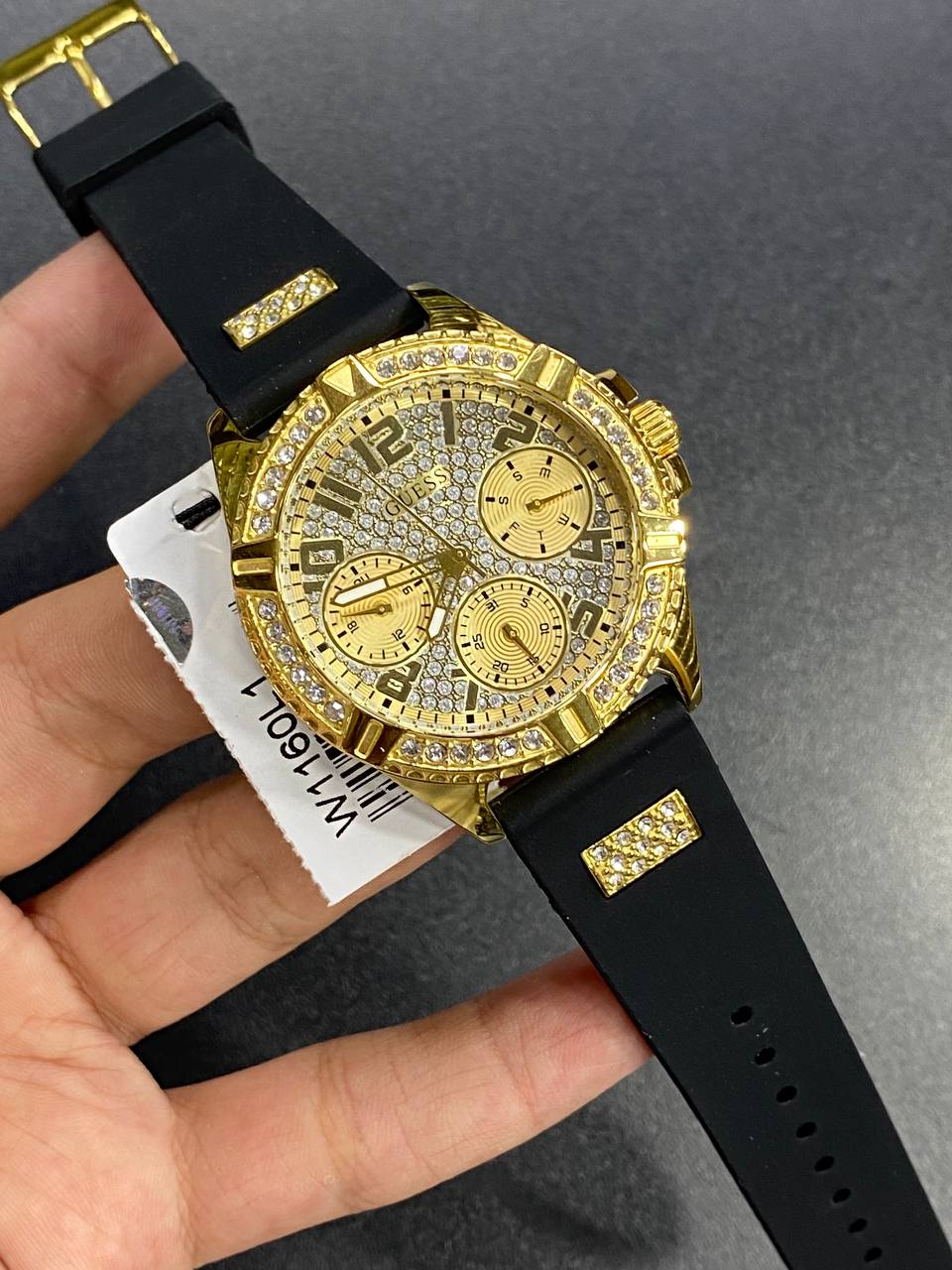 ساعة Guess Lady Frontier W1160L1 ذهبية ومطاطية سوداء