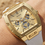 ساعة يد رجالية Guess Phoenix GW0202G6 ذهبية اللون ومطاط أبيض
