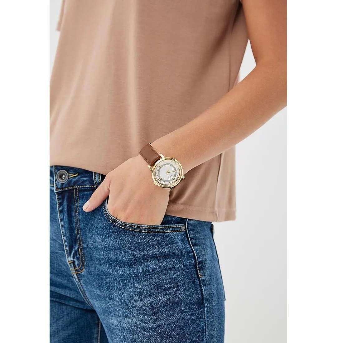 Guess Montauk W0934L3 Gold Case Crystal Bezel Brown Leather Women's Watch