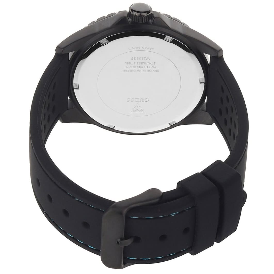 ساعة يد رجالية Guess Odyssey W1108G5 بإطار أسود ولمسات زرقاء وسوار مطاطي