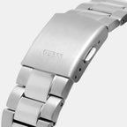 ساعة يد رجالية Guess Connoisseur GW0265G7 بلون فضي مع ميناء أزرق
