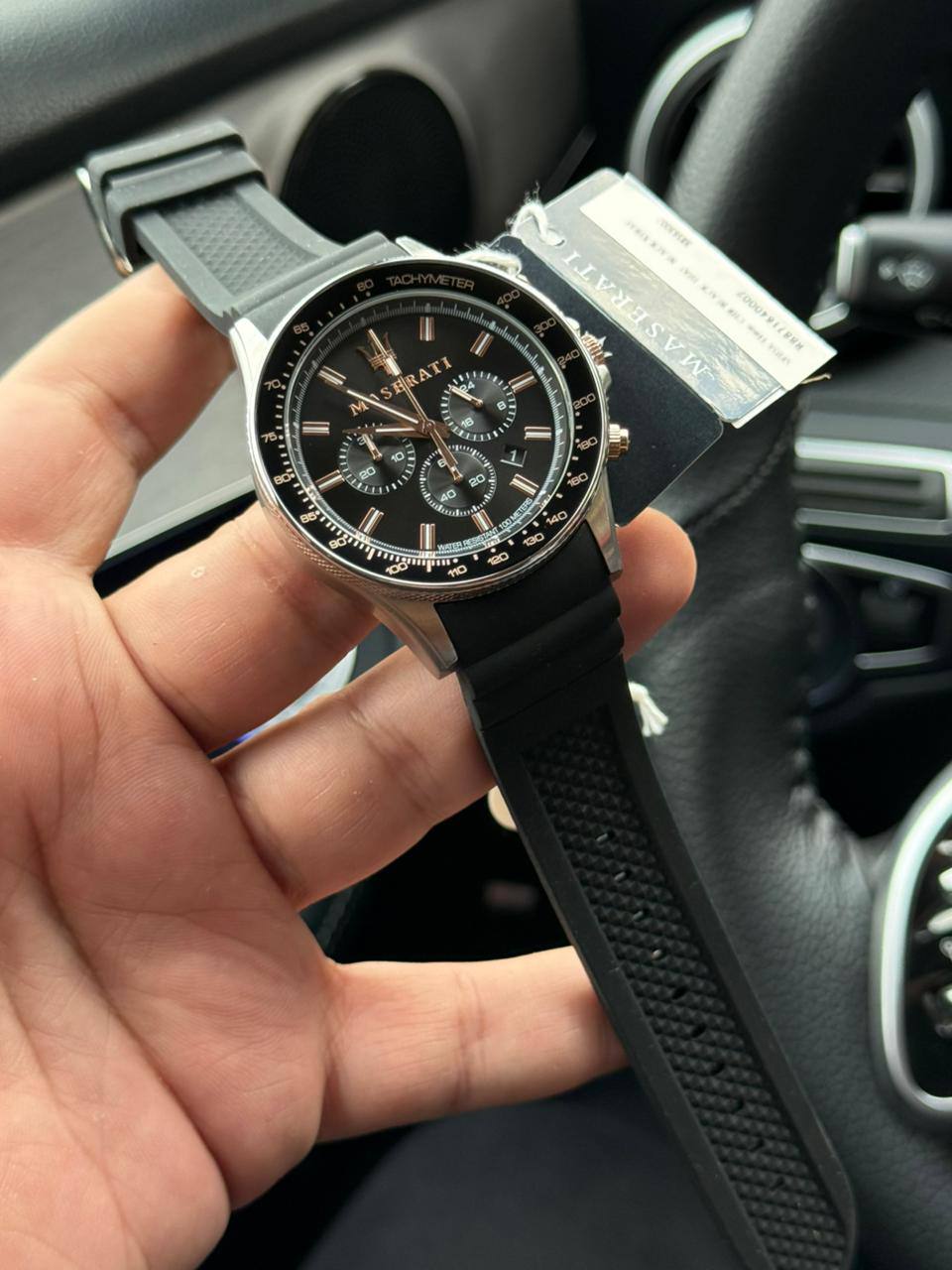 ساعة مازيراتي سفيدا R8871640002 للرجال ثنائية اللون بسوار مطاطي أسود