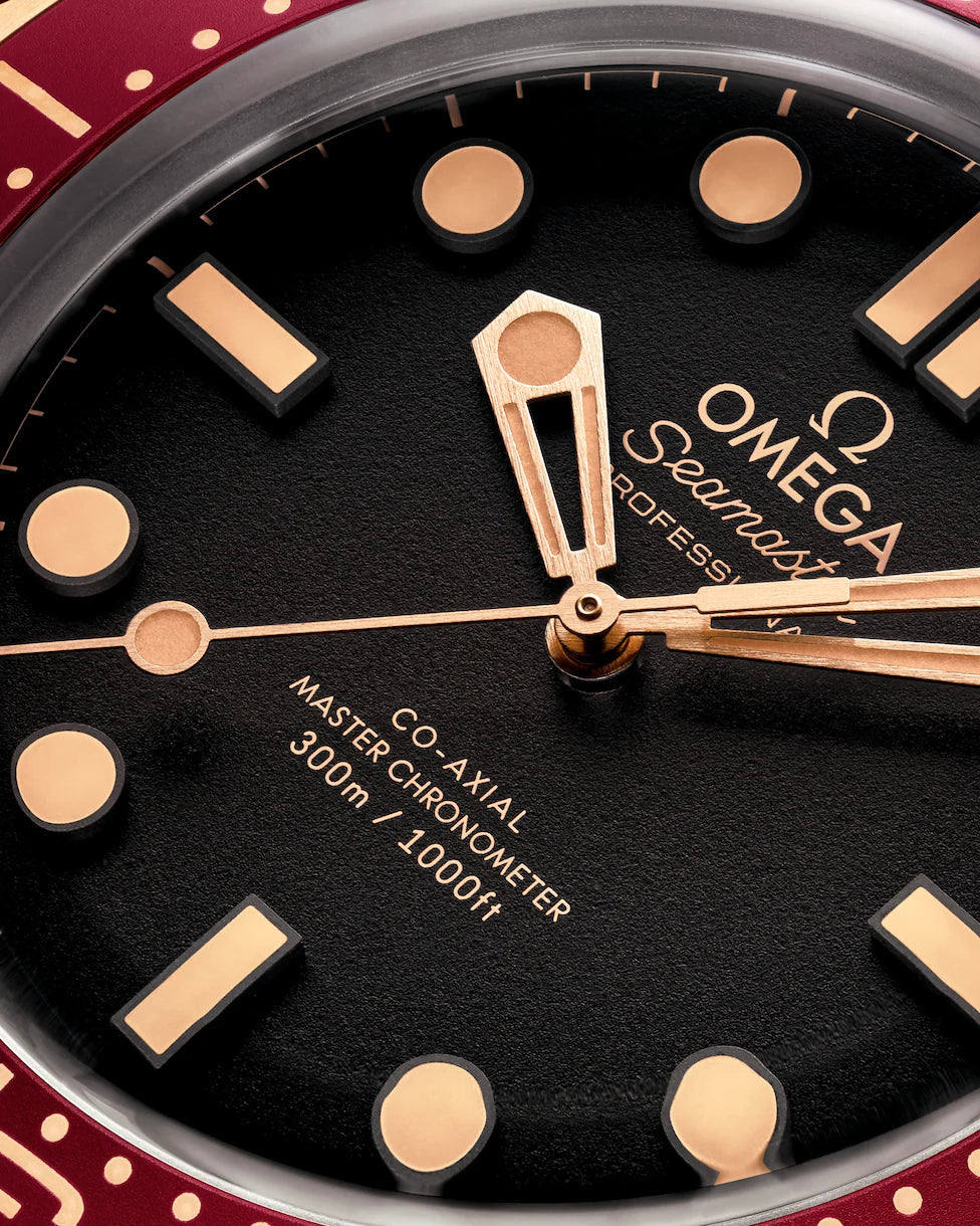 Omega Seamaster Diver 300M 42 mm, Bronze gold on rubber strap