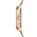 ساعة Guess Claudia W1279L3 نسائية بلون ذهبي وردي بحركة كوارتز، إطار مرصع بالكريستال وشعار 4G، سوار شبكي ذهبي وردي